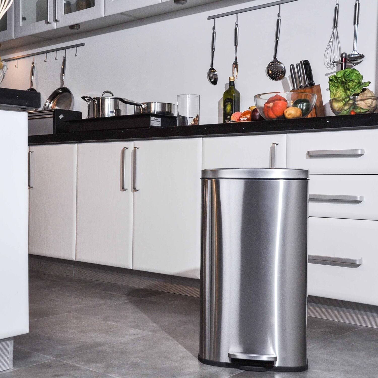 8 Gallon Stainless Steel Trash Can with Soft Closing Lid Y5645
