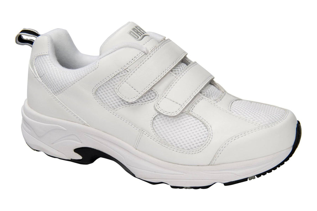 White Men&s Lightning II V 7.5 Shoes D837