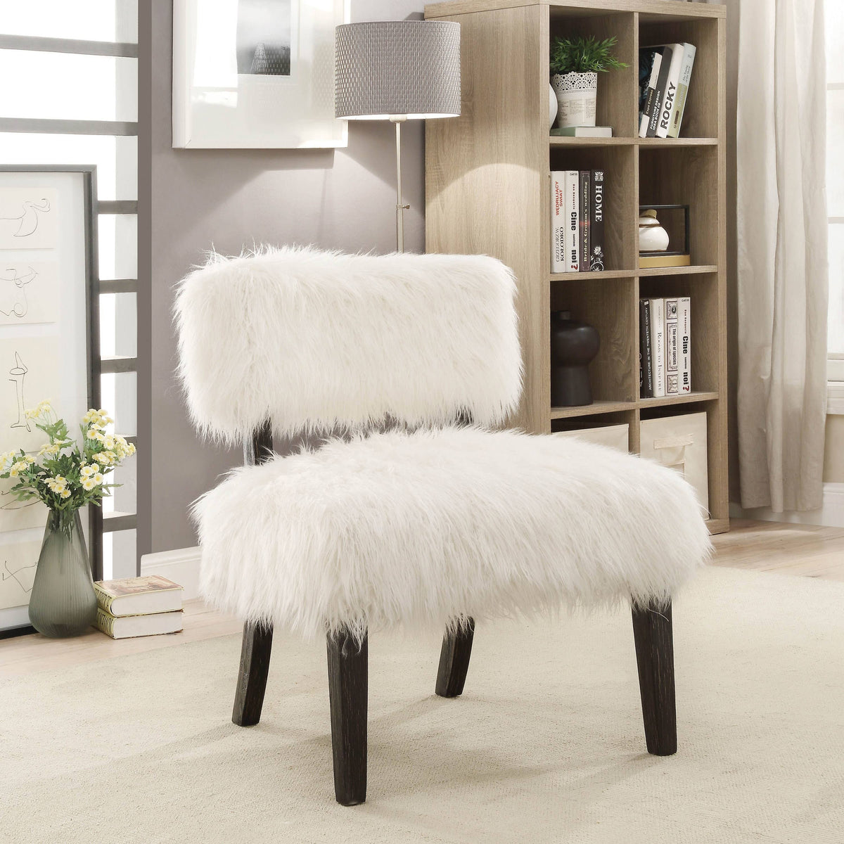 White Faux Fur Accent Chair Y97399