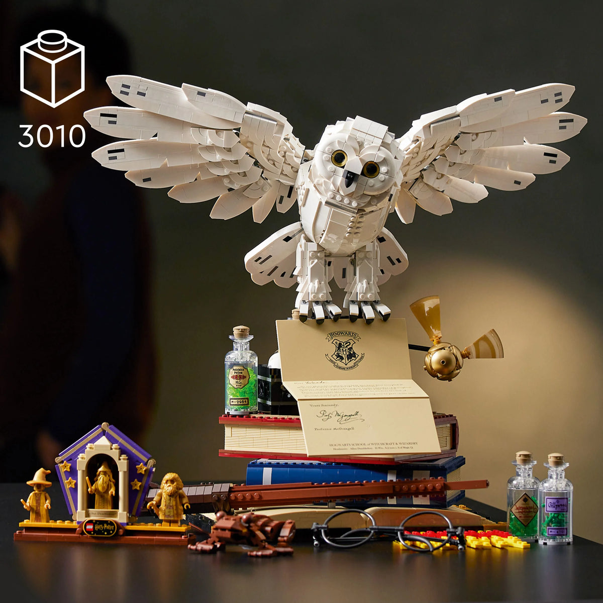 LEGO Harry Potter Hogwarts Icons Collectors' Edition Hedwig Owl Model with 3 Exclusive Golden Minifigures I514969