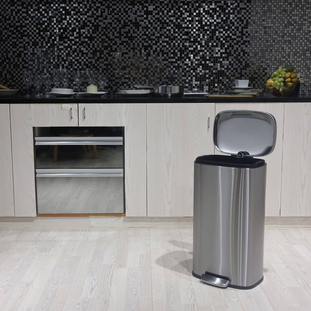 8 Gallon Stainless Steel Trash Can with Soft Closing Lid Y5645