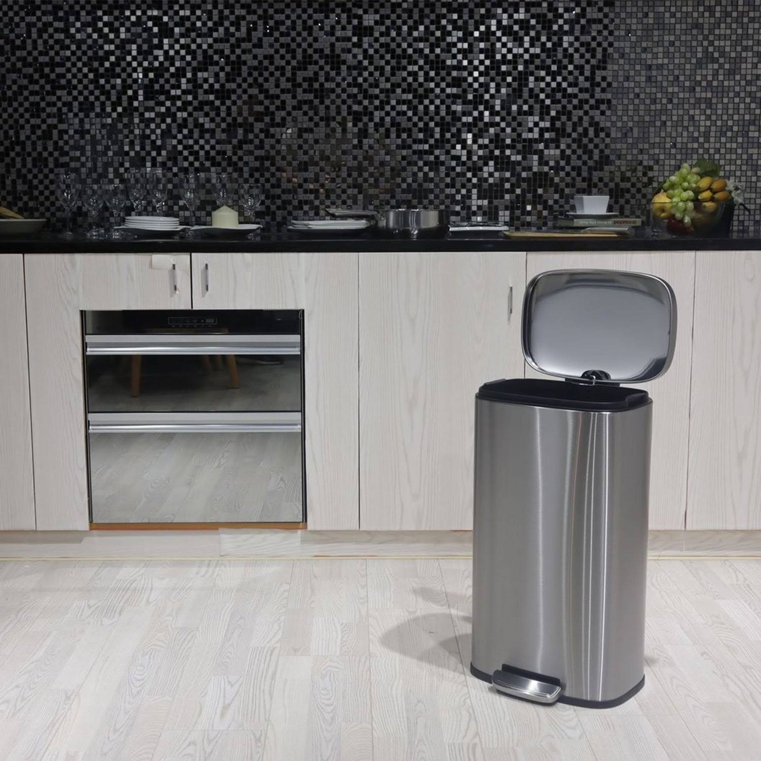 8 Gallon Stainless Steel Trash Can with Soft Closing Lid Y5645