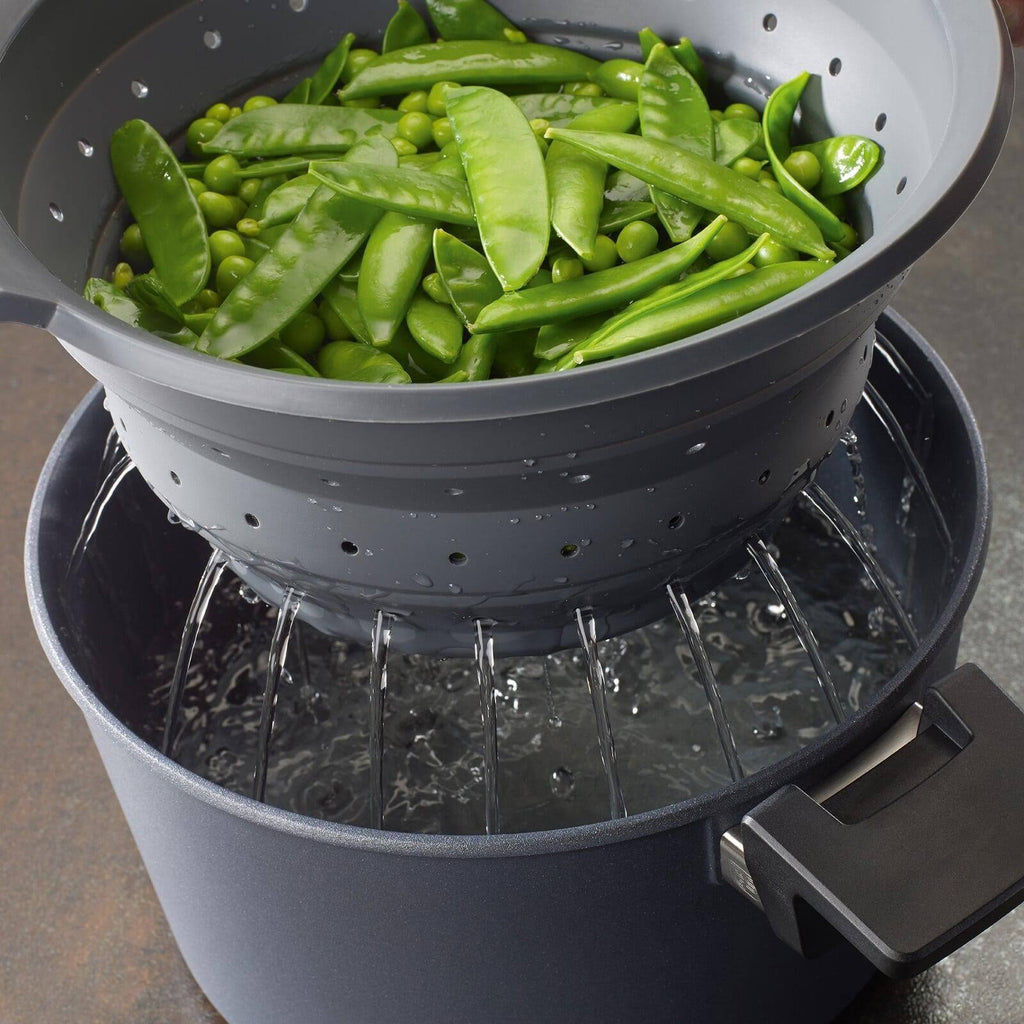 8 qt Stockpot with Lid & Silicone Insert Z7934